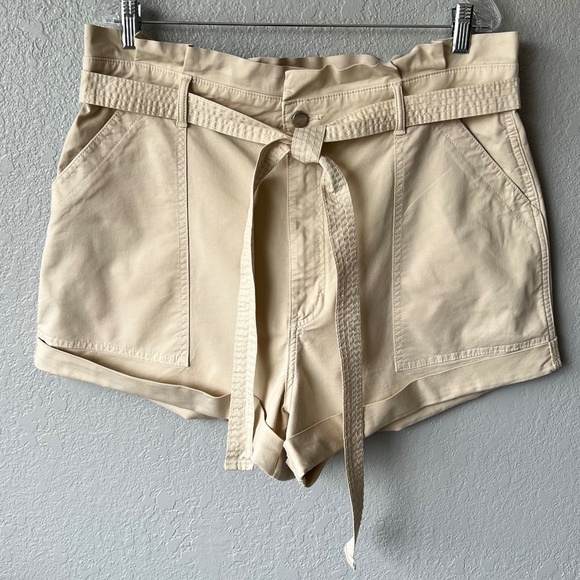 Abercrombie and Fitch paper bag style belted cinched waist shorts - Picture 1 of 10